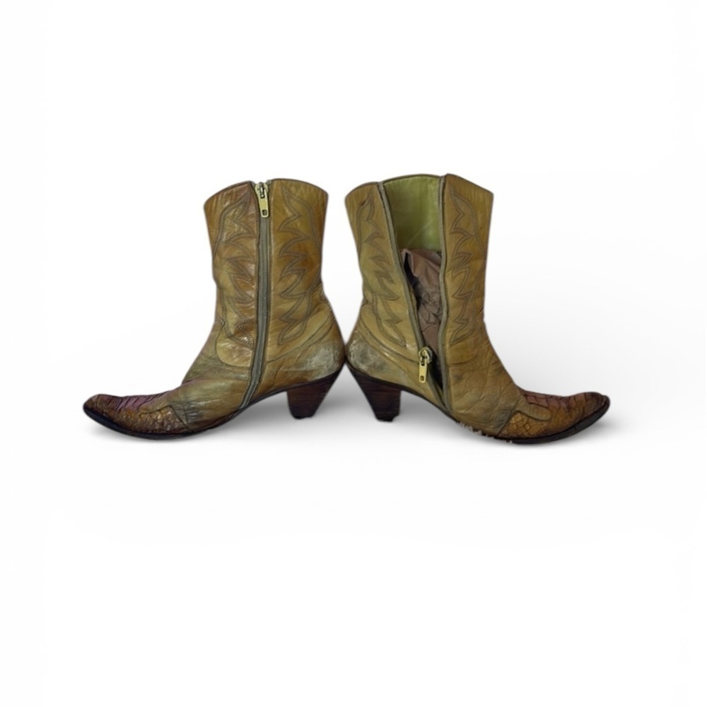 Women's Tan Leather Western Boots with snake skin vintage bought in South Africa